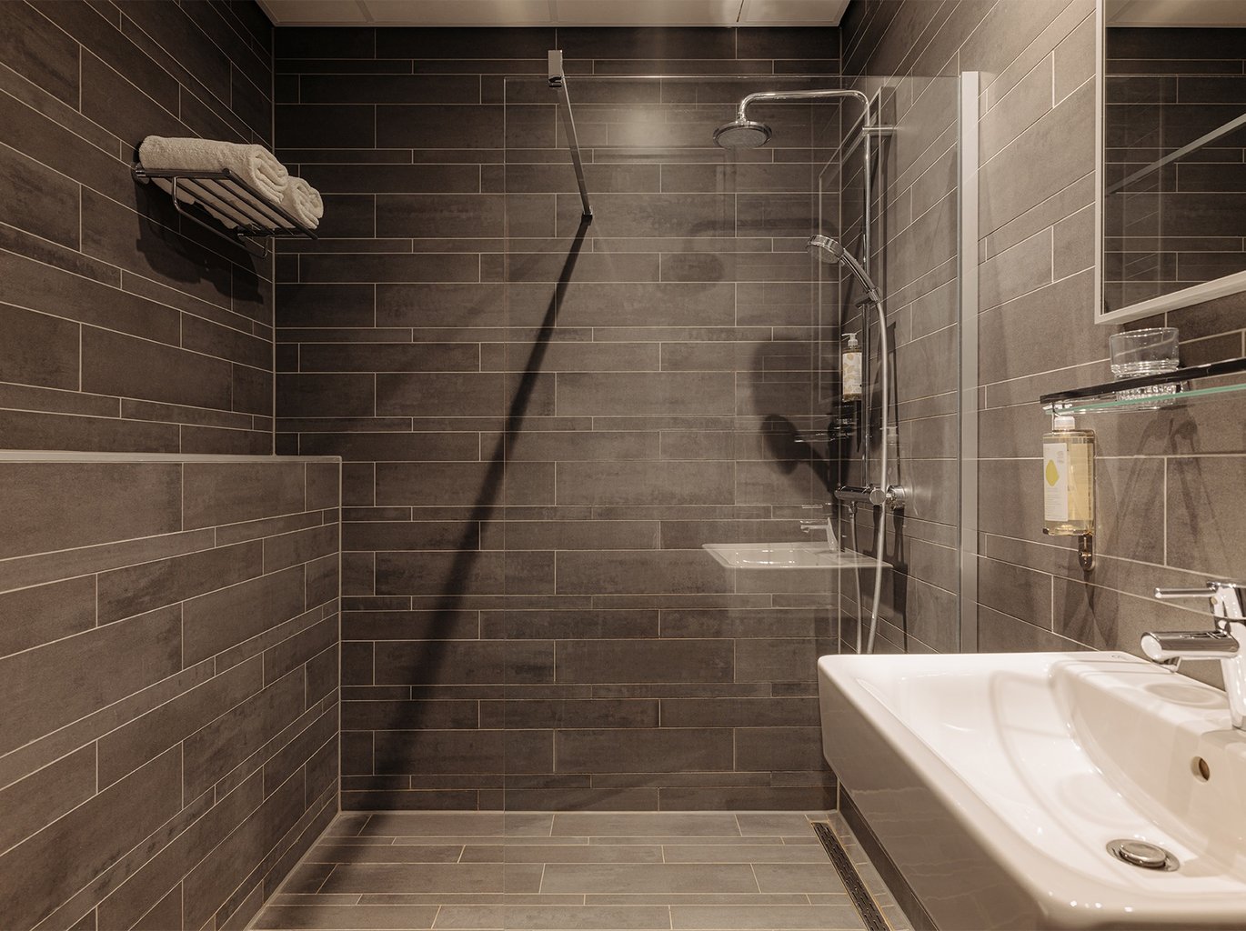 maltincourt_BATHROOM_SUPERIOR_LANDSCAPE_1
