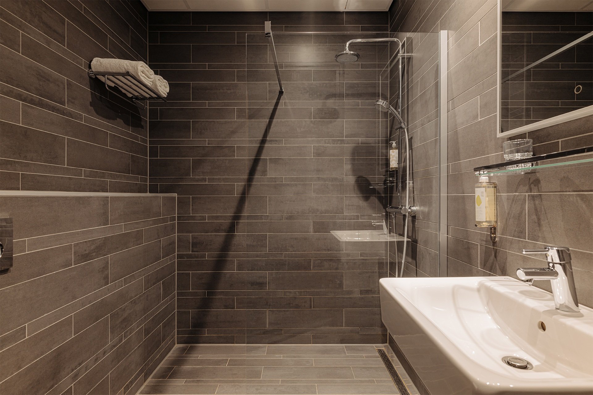 maltincourt_BATHROOM_SUPERIOR_LANDSCAPE_1